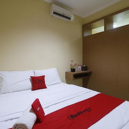 Reddoorz Near Itc Cempaka Mas Hotel Джакарта Екстериор снимка