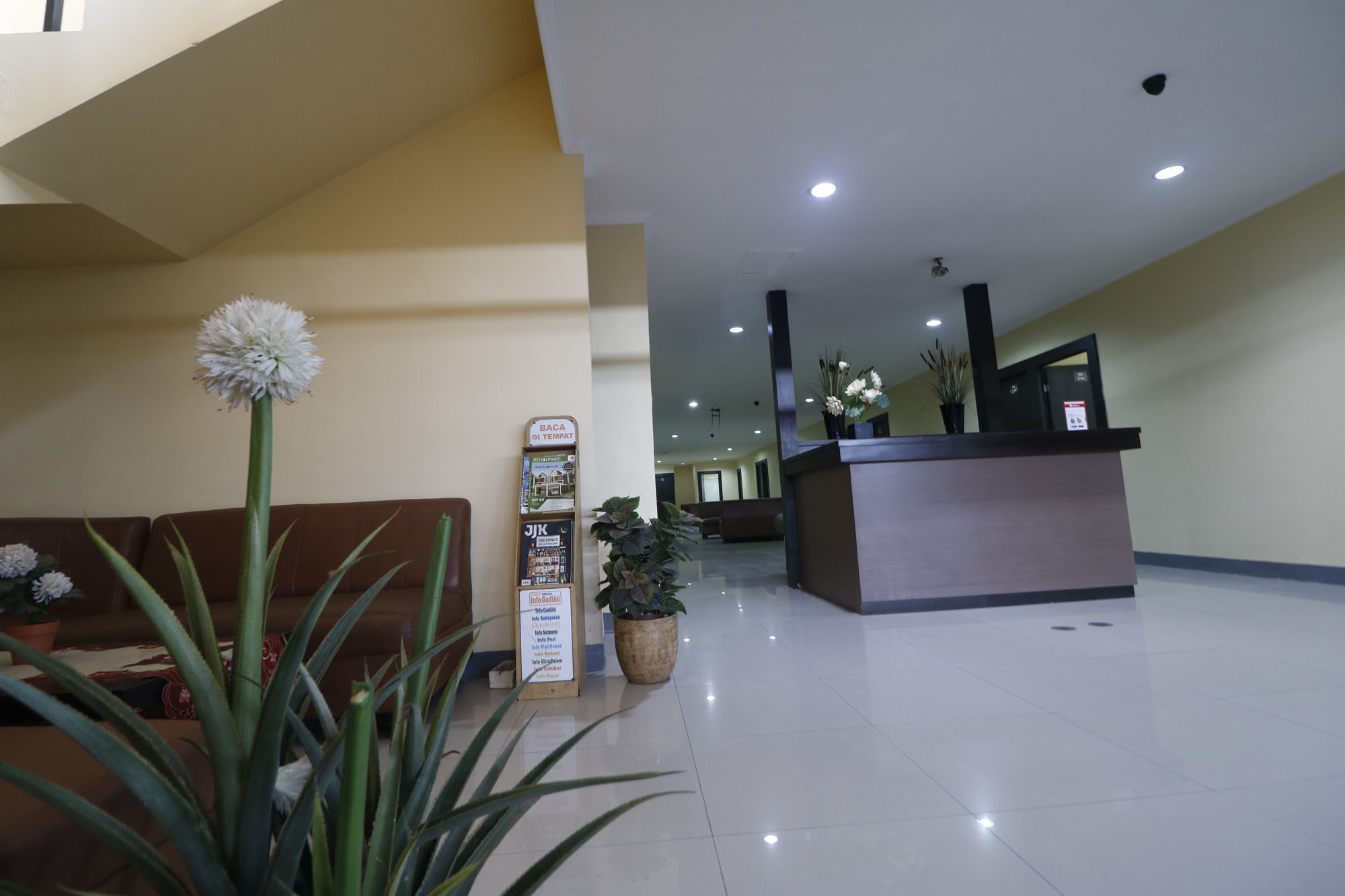 Reddoorz Near Itc Cempaka Mas Hotel Джакарта Екстериор снимка